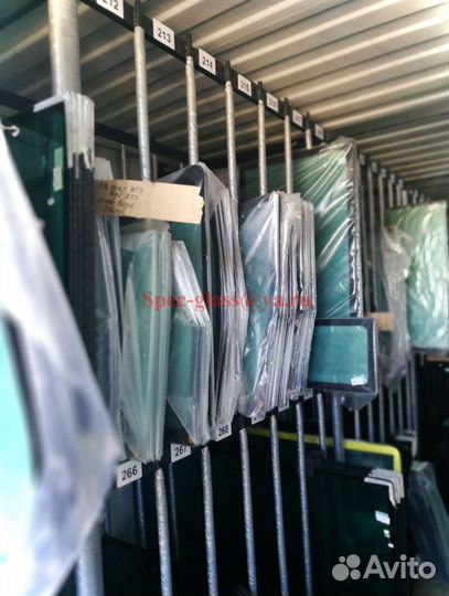 Case 580 Стекло кузовное нижнее правое, левое