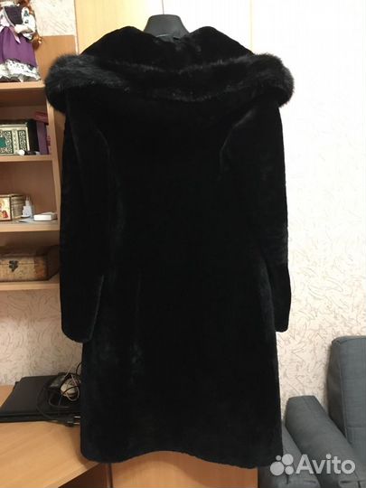 Шуба мутоновая с капюшоном