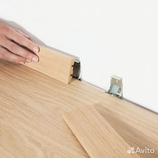 Крепеж для плинтуса Quick-Step 7-8 мм