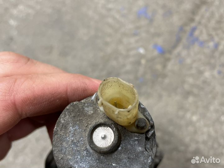 Насос помпа дополнительная Bmw 1 e87. 81