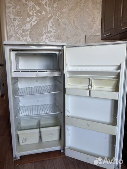 Холодильник бу бирюса