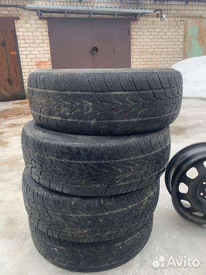 Roadstone Roadian HP SUV 215/65 R16