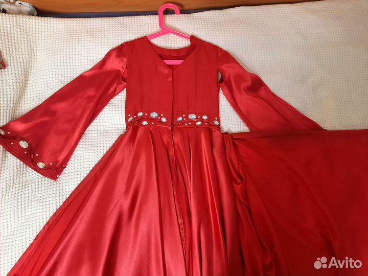 Костюм-халат с крыльями для восточных танцев