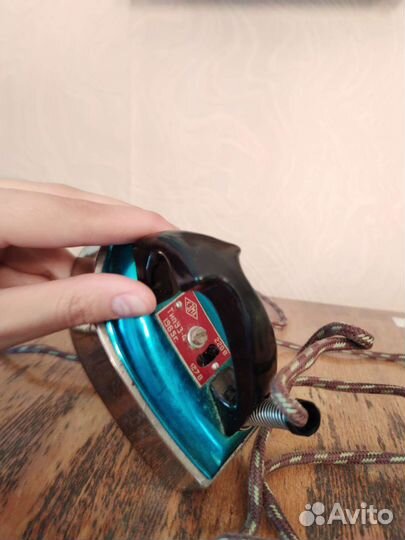 Малогабаритный дорожный утюг СССР винтаж