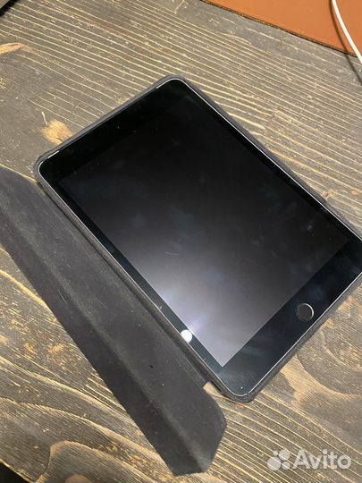 iPad mini 4 16gb sim