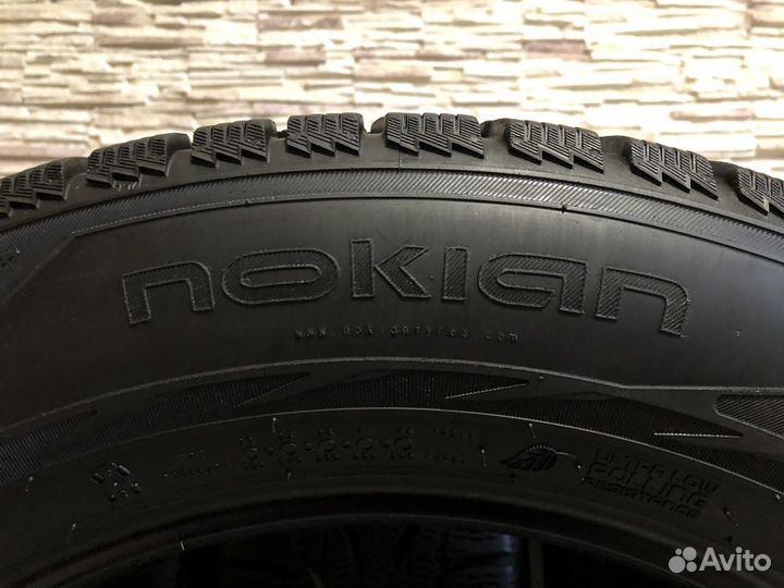 Nokian Tyres Hakkapeliitta R2 SUV 235/65 R17 108R