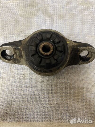 Опора 55311-H5000 стойки задней для Киа Рио 4