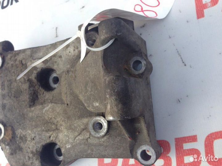 Кронштейн генератора для Nissan Almera 2 2000-200