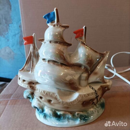 Светильник фарфоровый