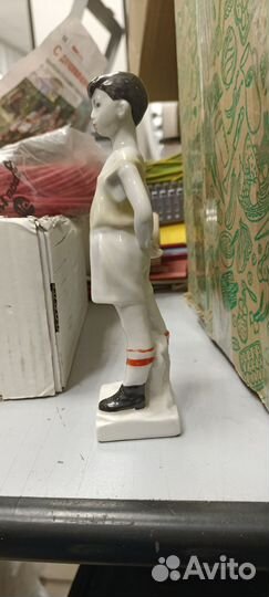 Статуэтка фарфор южный футболист СССР
