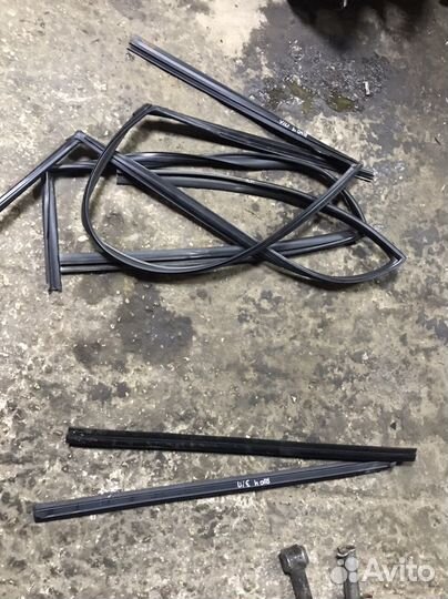 Уплотнитель двери KIA Rio 4