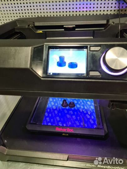 3d принтер Makerbot 5th