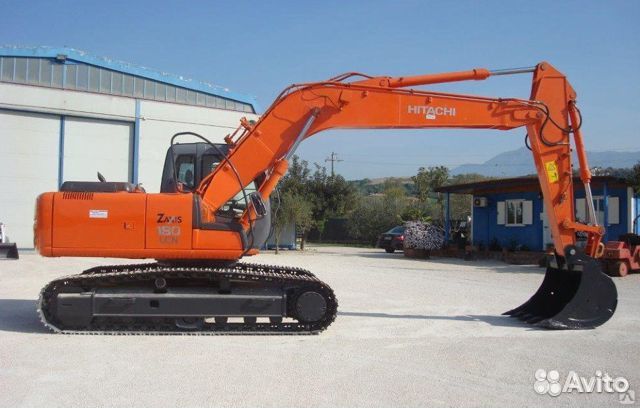 Услуги гусеничного экскаватора Hitachi