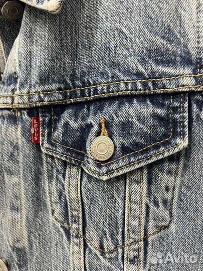 Джинсовая куртка levis