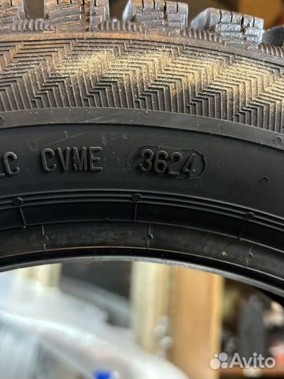 Pirelli Formula Ice FR 215/60 R17 100T