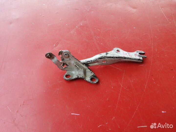 Петля капота правая Mazda 6 GG