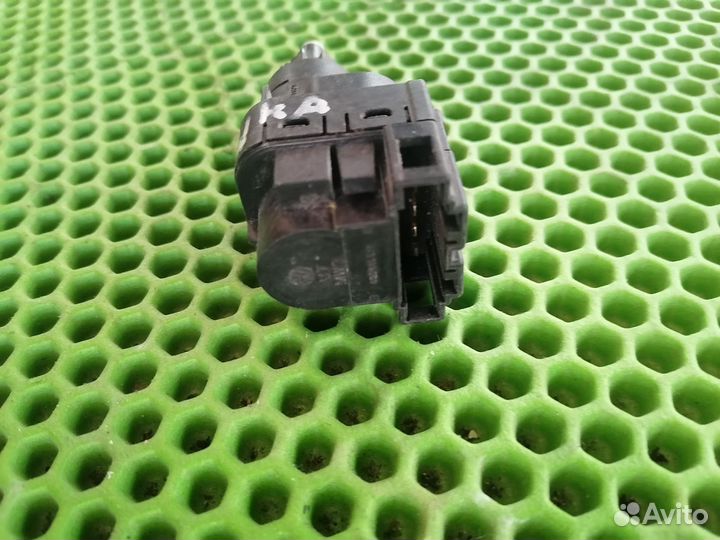 Кнопка стоп сигнала Шкода Фабия