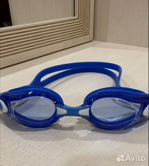 Очки для плавания
