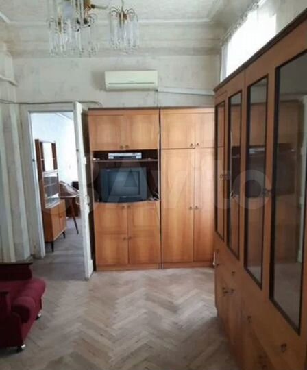 2-к. квартира, 55 м², 2/4 эт.