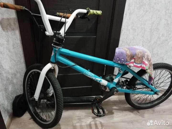 Велосипед в BMX