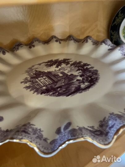 Ваза для фруктов и тортов на ножке