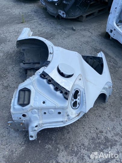 Крыло Б/У KDY371410B