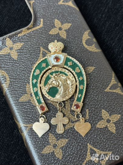 Золотая подвеска подкова