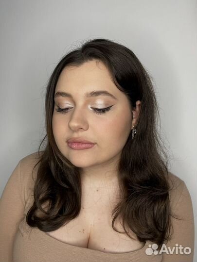 Визажист, бровист