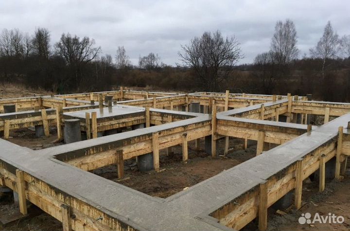 Бригада строителей