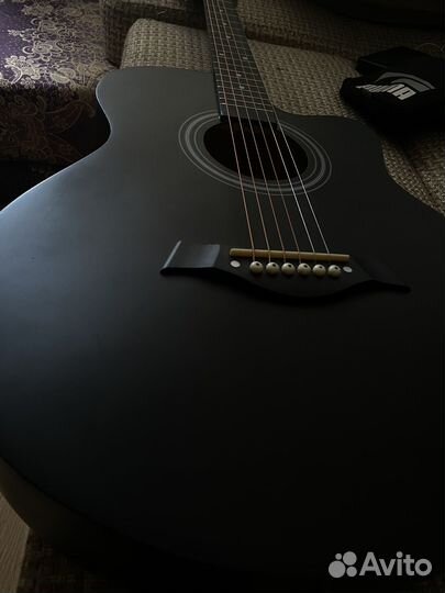Акустическая гитара