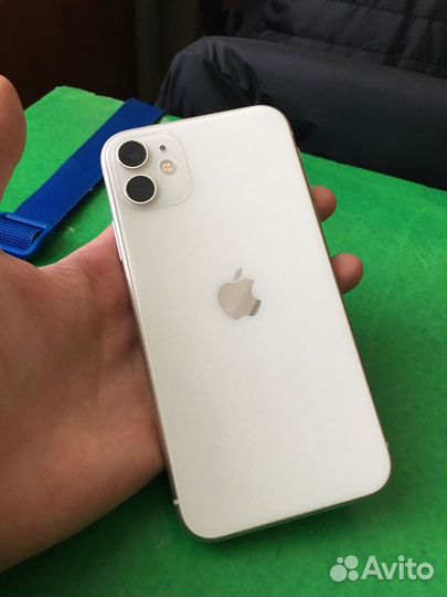 iPhone 11, 64 ГБ