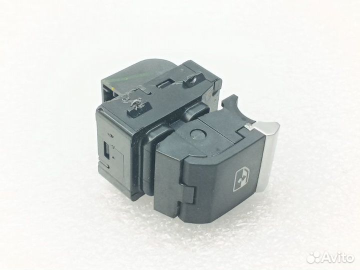 Кнопка стеклоподъемника задняя левая Audi Q5 FY