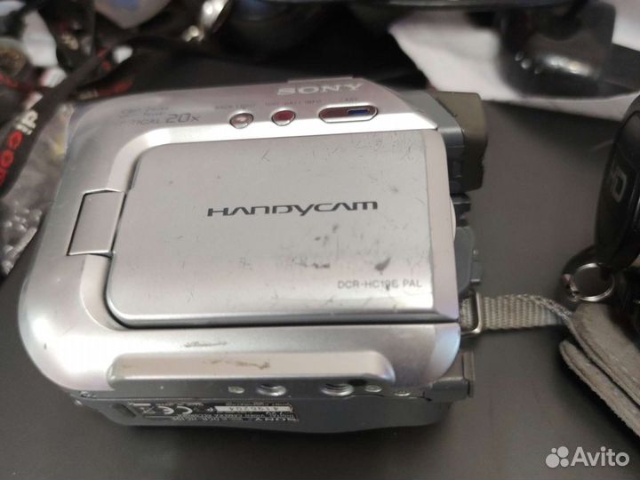 Видеокамера sony dcr-hc19e