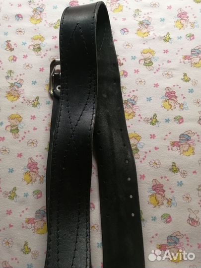 Мужской кожаный ремень черный