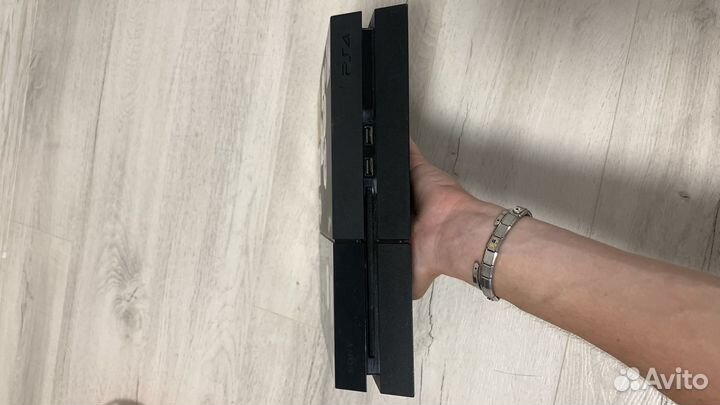 Игровая приставка ps4
