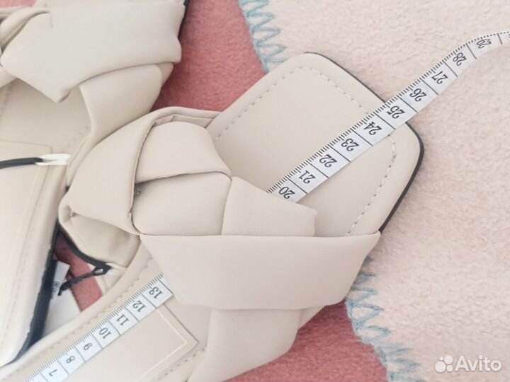 Сандалии Zara 37 размер новые кожа