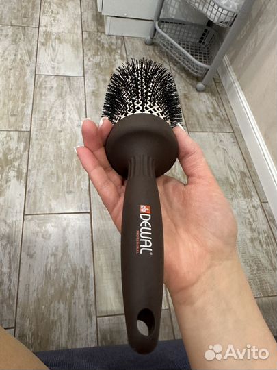 Брашинг с антистатиком d 53/70 мм dewal BRM53