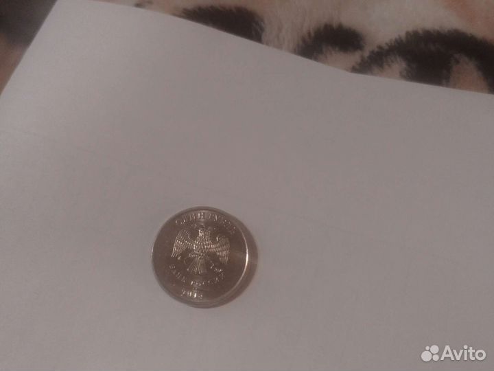 Монета рубль