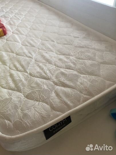 Детская кровать чердак со столом и шкафом