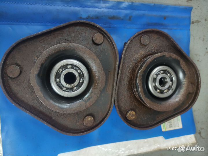 Опорный подшипник аммортизатора 48609-05030