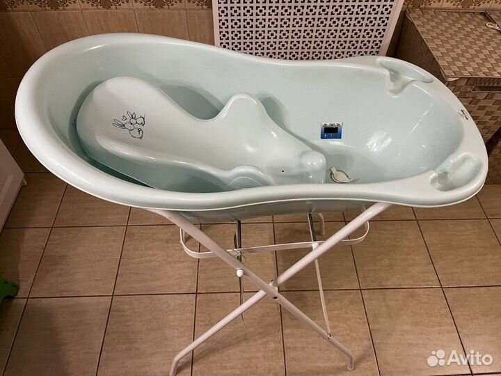 Ванночка для купания с подставкой
