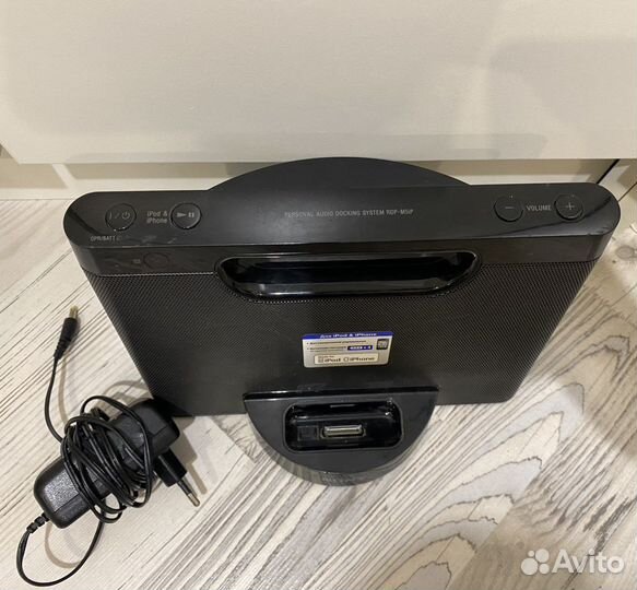 Колонка Sony для iPod и iPhone 4
