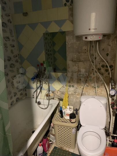 Доля в 1-к. квартире, 32 м², 1/5 эт.