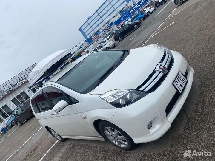 Багажный бокс Toyota Isis 