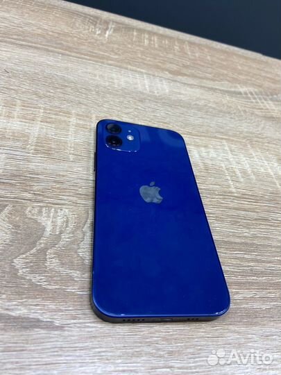 Телефон iPhone 12