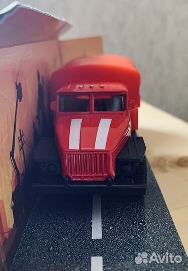 Коллекционная машина Урал 5557