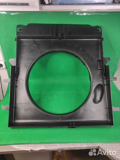 Диффузор радиатора Mercedes Sprinter 906