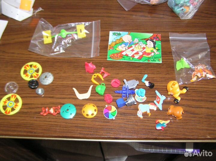 Игрушки из киндер-сюрпризов