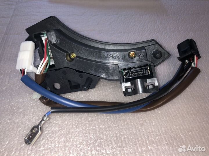 Переключатель toyota LC 100 LX470 8424760020B0