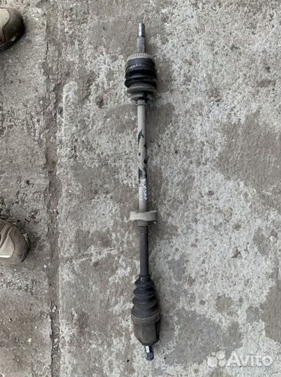 Привод правый полуось в сборе Almera classic b10